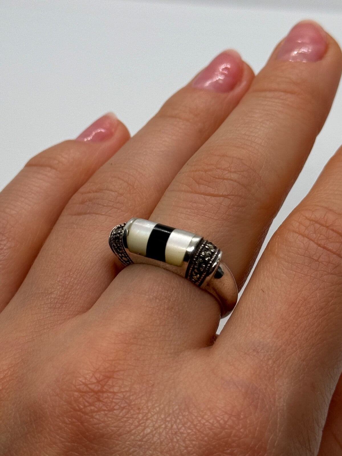 925 Sterling Silver Abalone, Enamel & Marcasite Ring Size 7