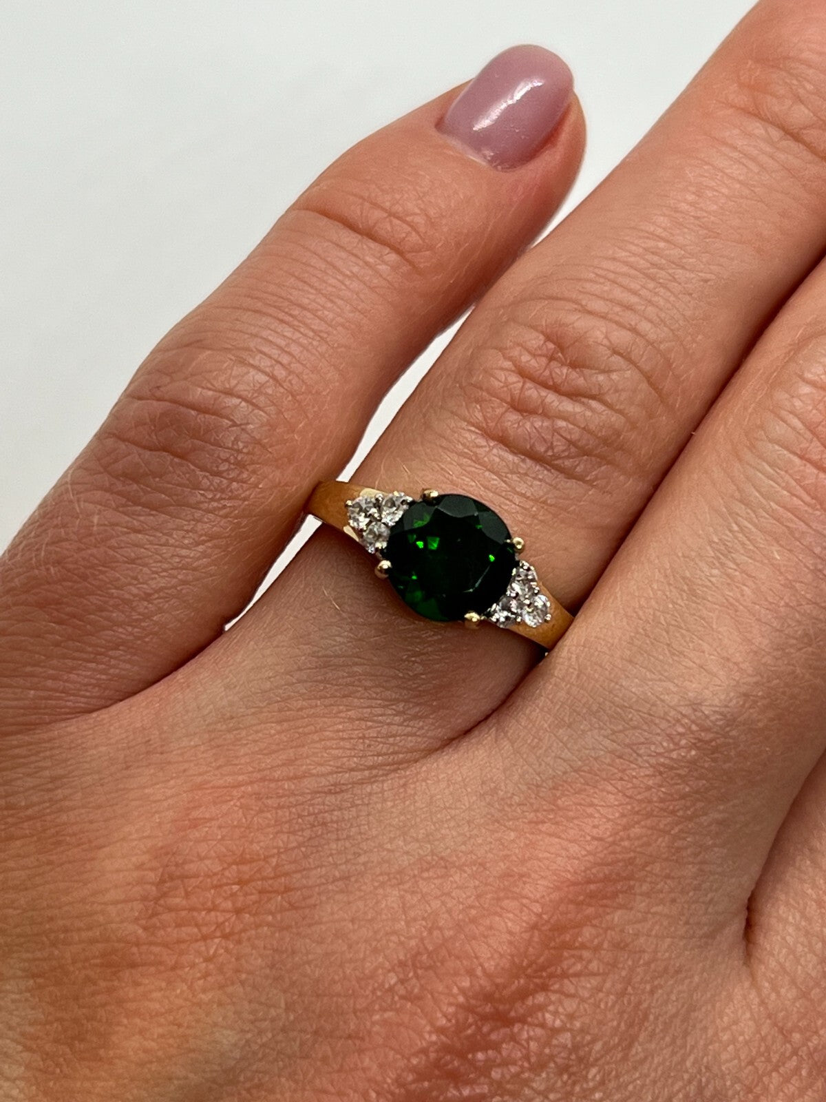 10K Yellow Gold Ring With Emerald & Diamonds Size 6