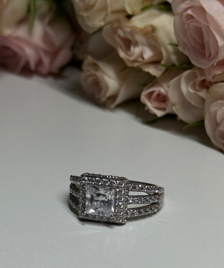 925 Sterling Silver CZ Ring Size 6