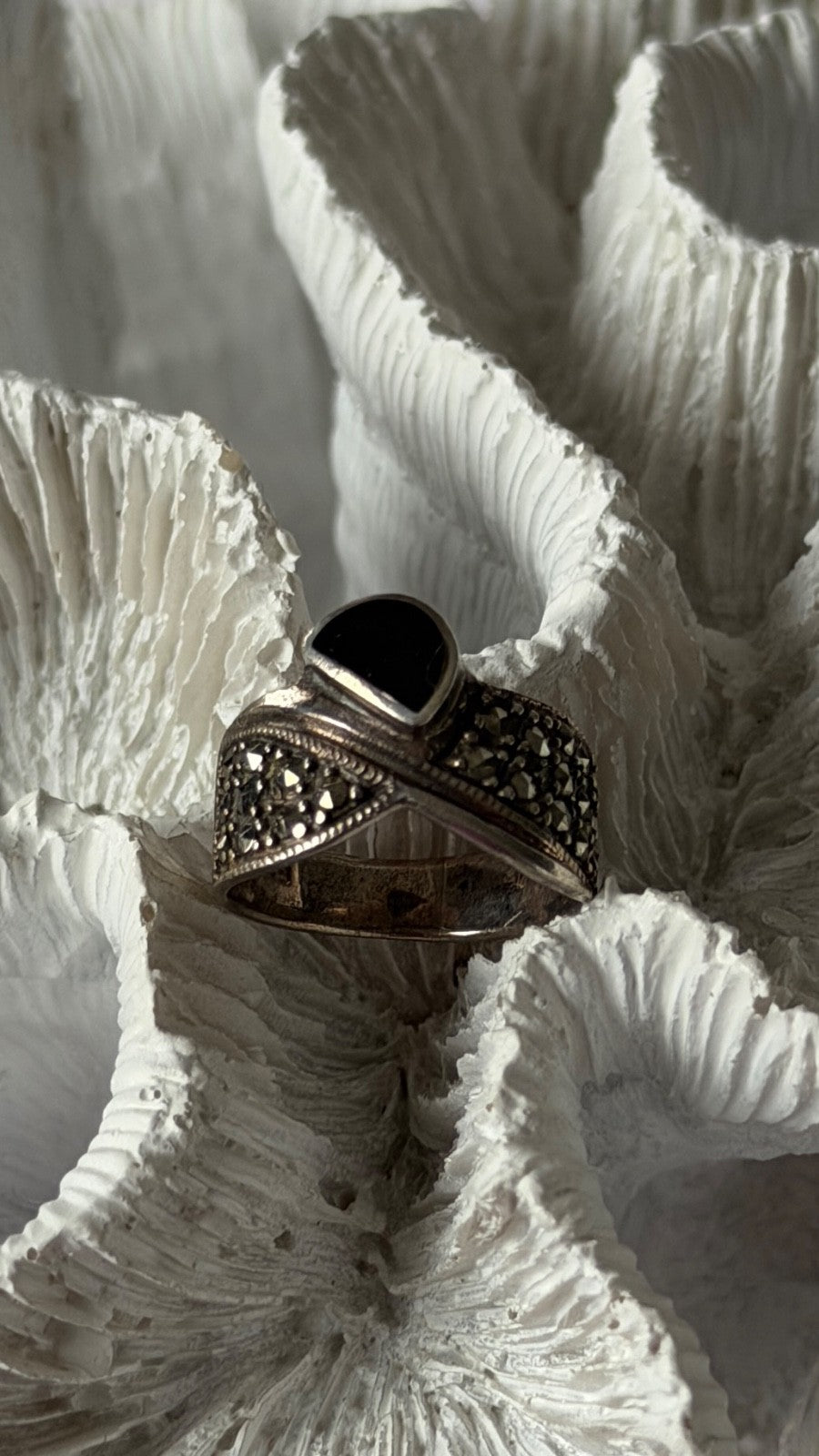 Vintage 925 Sterling Silver Onyx Marcasite Ring Size 5.5