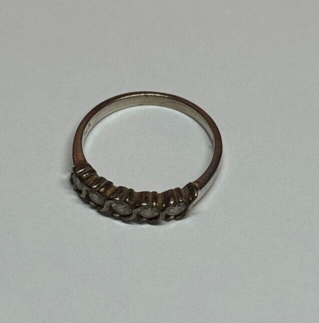 925 Sterling Silver CZ Ring Size 7