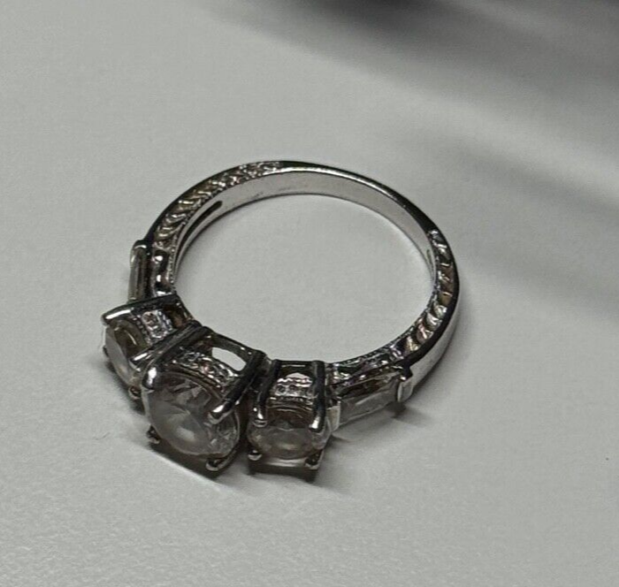 925 Sterling Silver CZ Ring Size 7.5