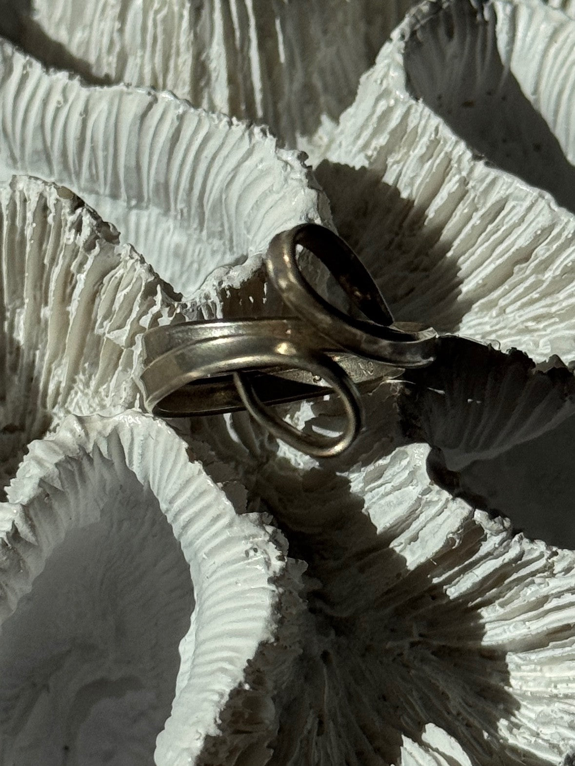 Unique Design 925 Sterling Silver Ring Size 9