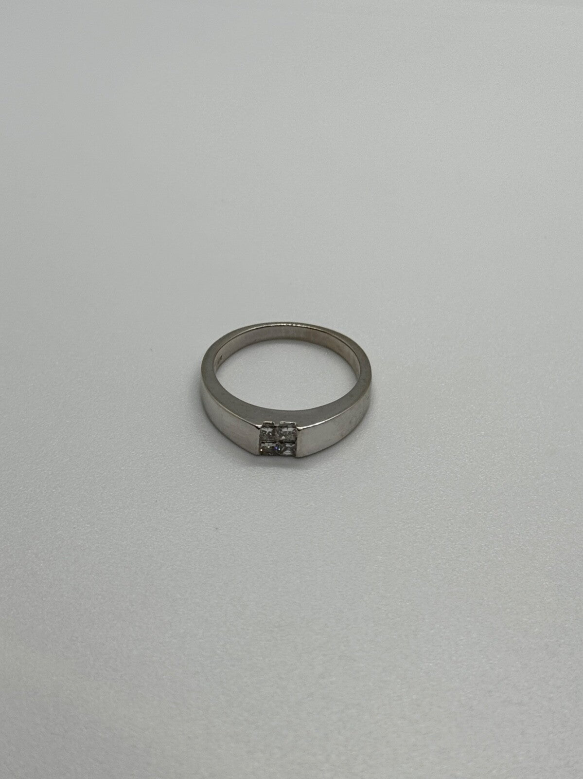 14K White Gold Diamonds Ring Size 7
