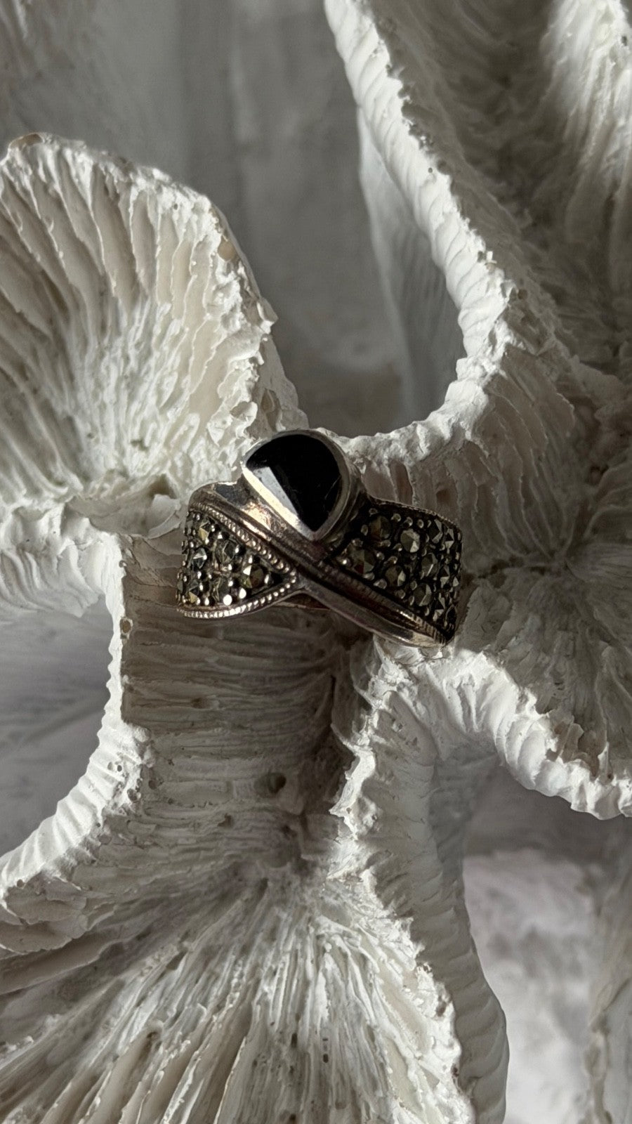 Vintage 925 Sterling Silver Onyx Marcasite Ring Size 5.5