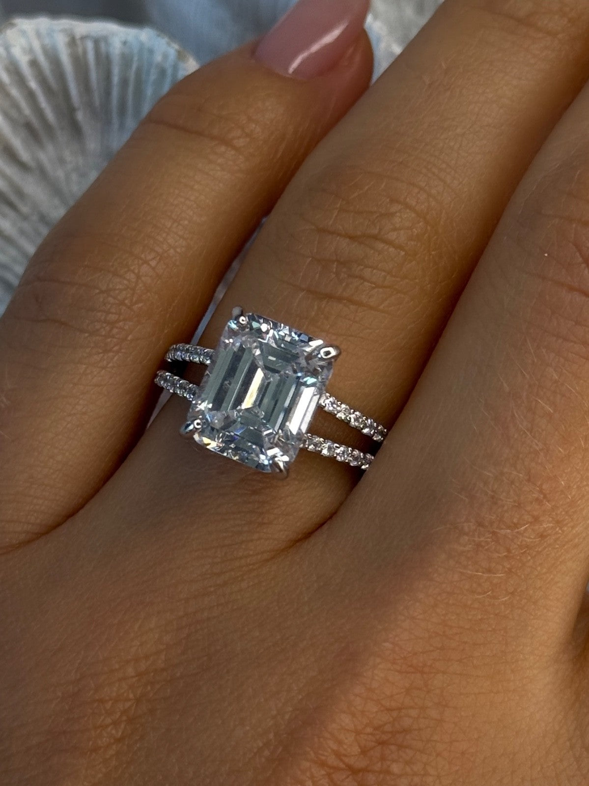 Beautiful 925 Sterling Silver Cz Ring Size 7