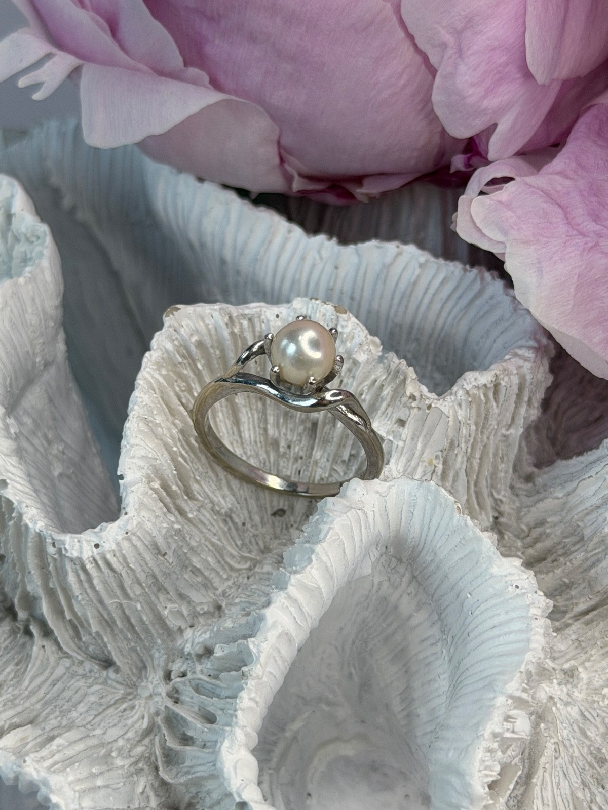 La Pais 14K White Gold Pearl Ring Size 6.5