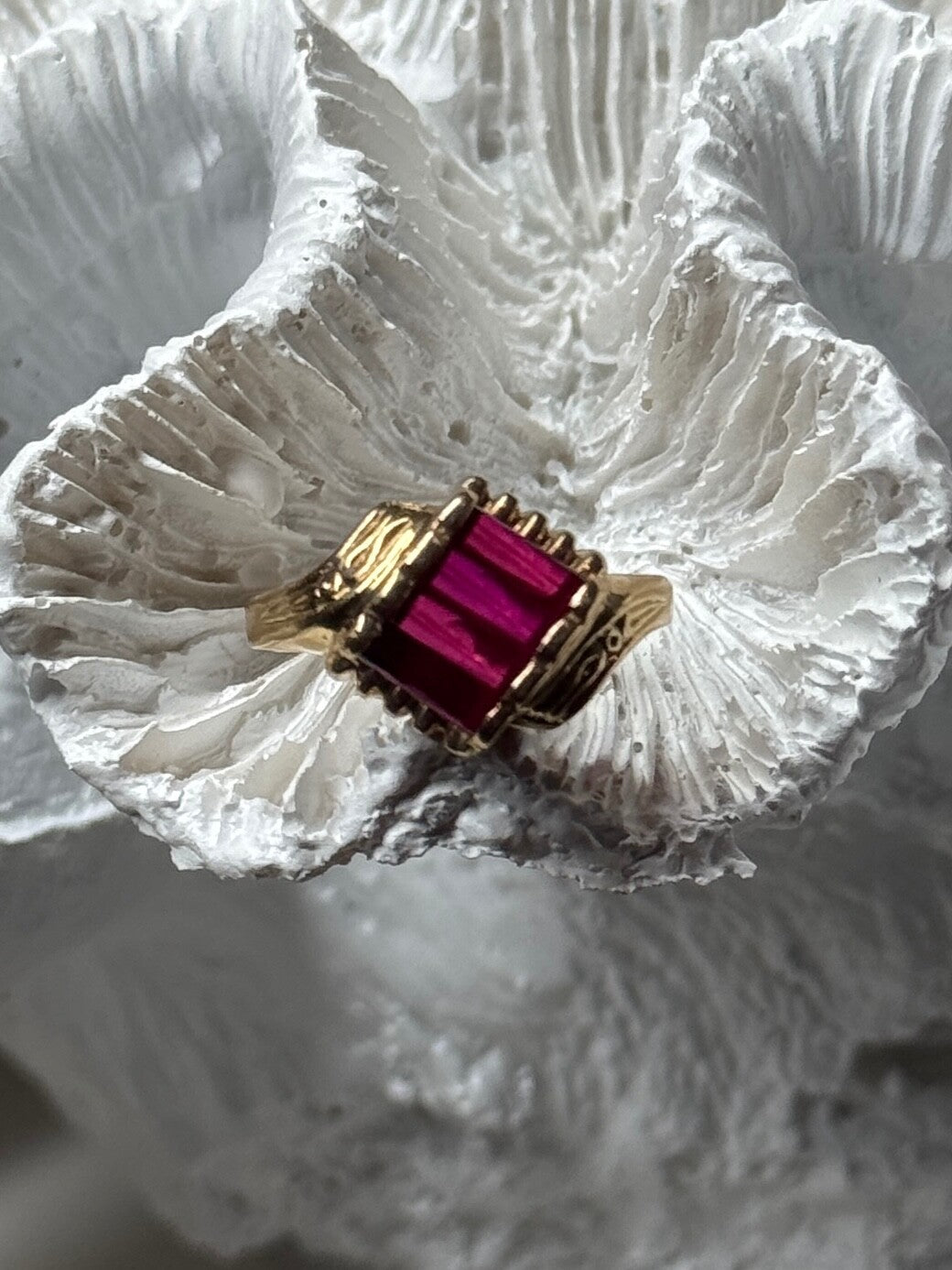 14K Yellow Gold Ring Ruby Size 2.5
