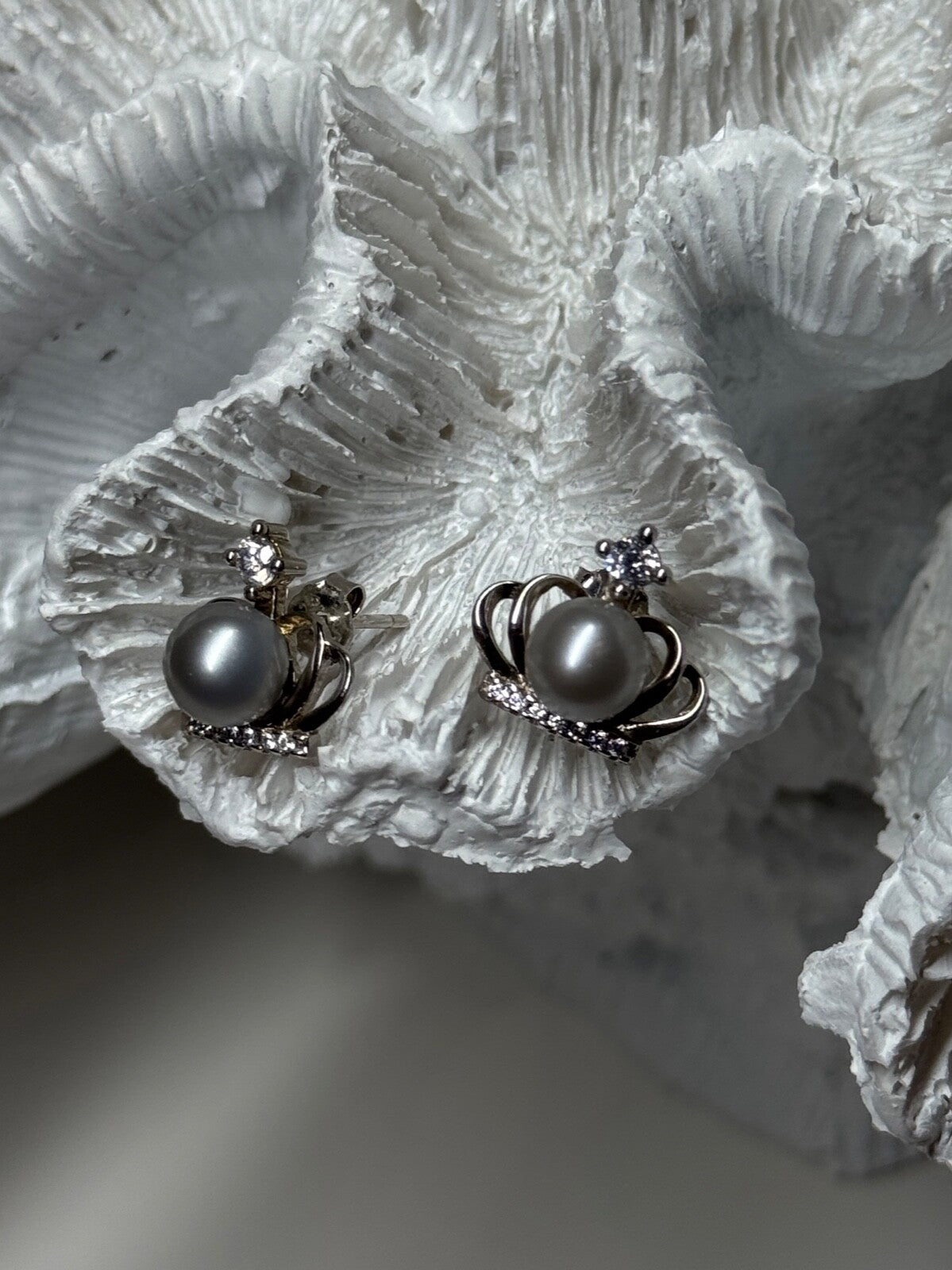 925 Sterling Silver Pearl Crown Earrings Length 0.5 Inch