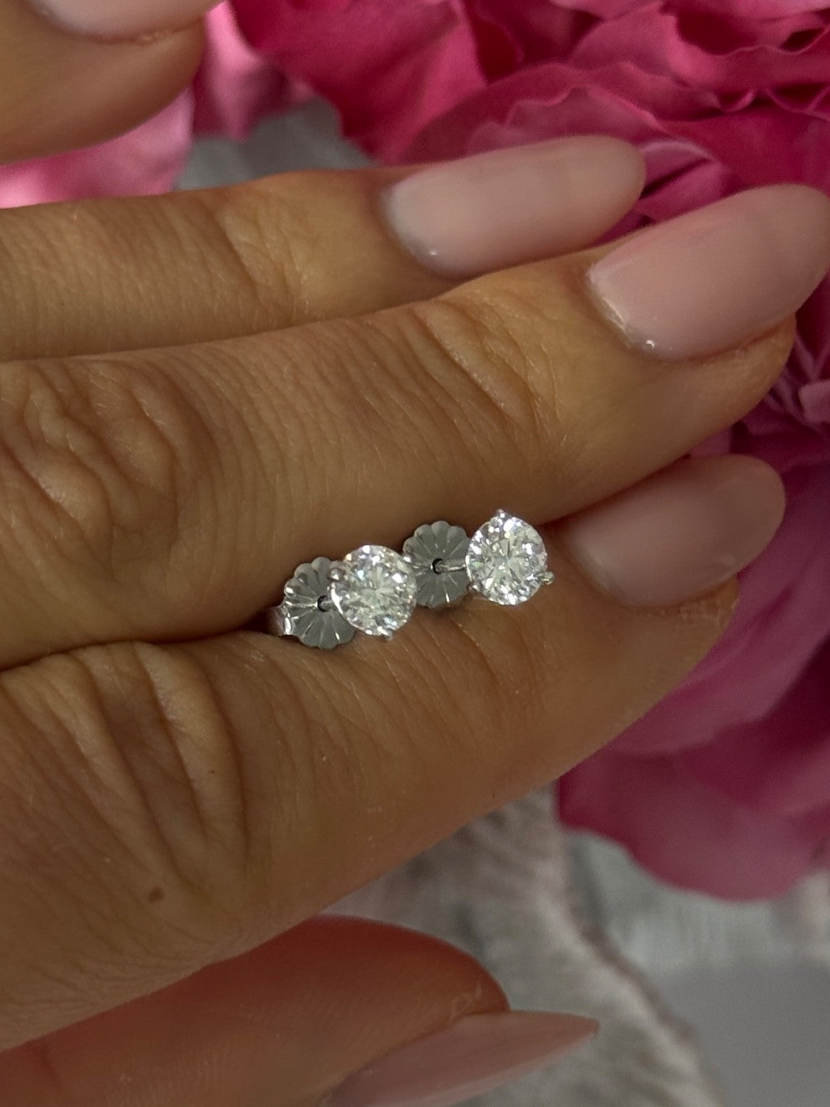 Elegant 14K White Gold 1 carat Diamond Earrings