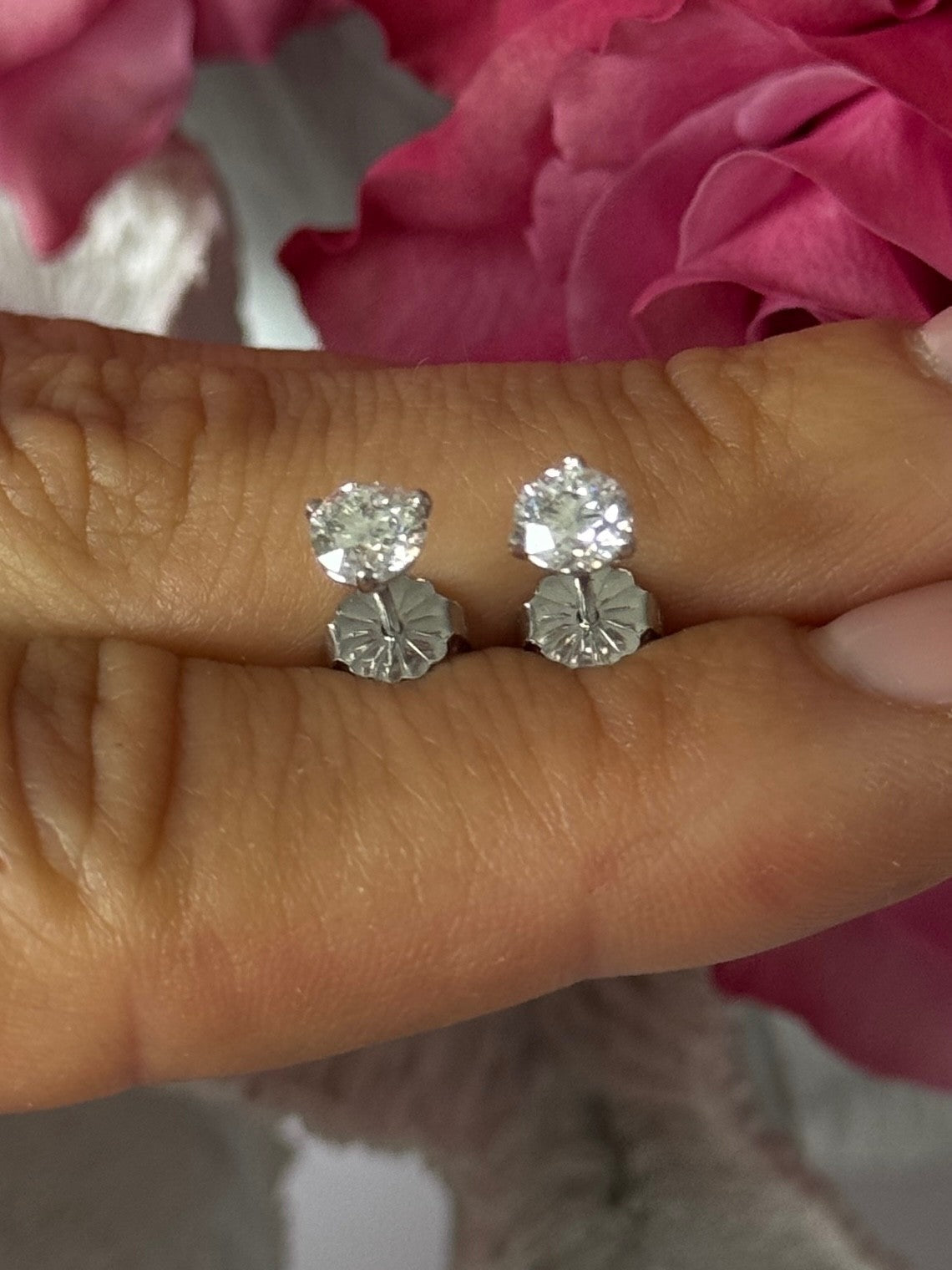 Elegant 14K White Gold 1 carat Diamond Earrings