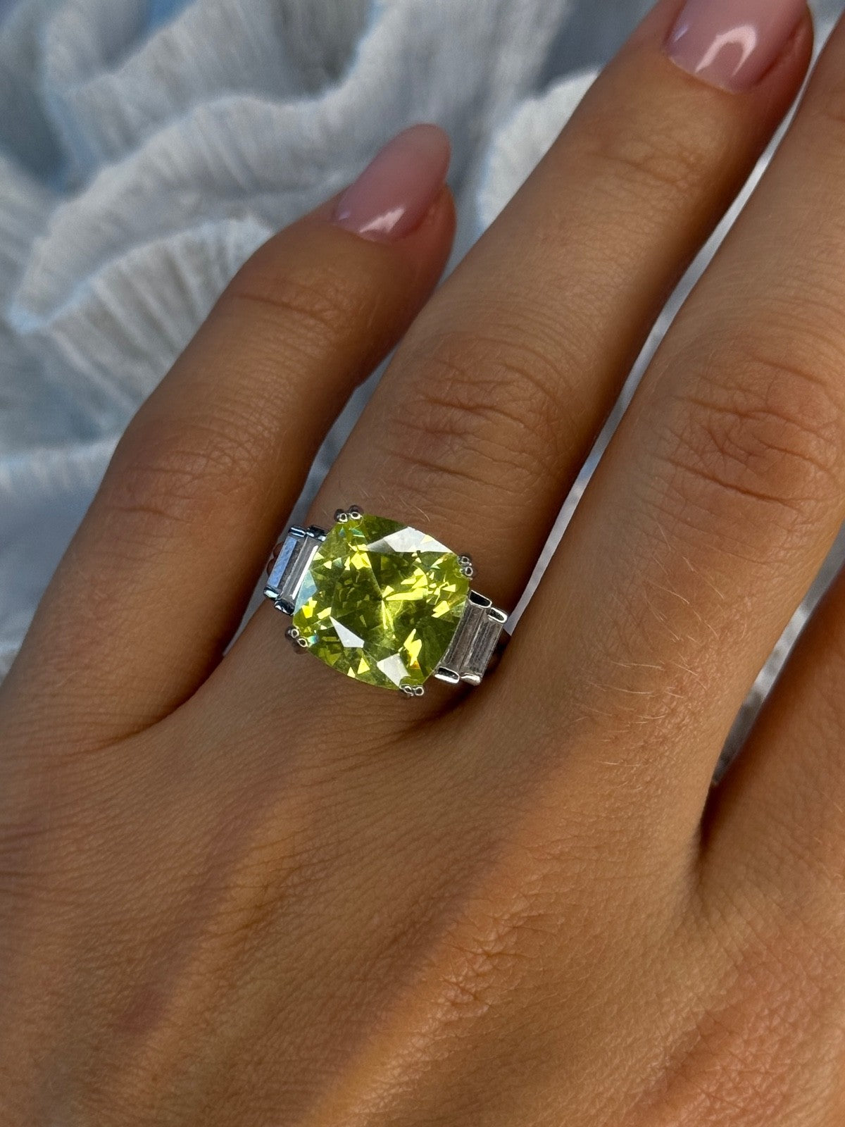 Shiny 925 Sterling Silver Cz Ring Size 7