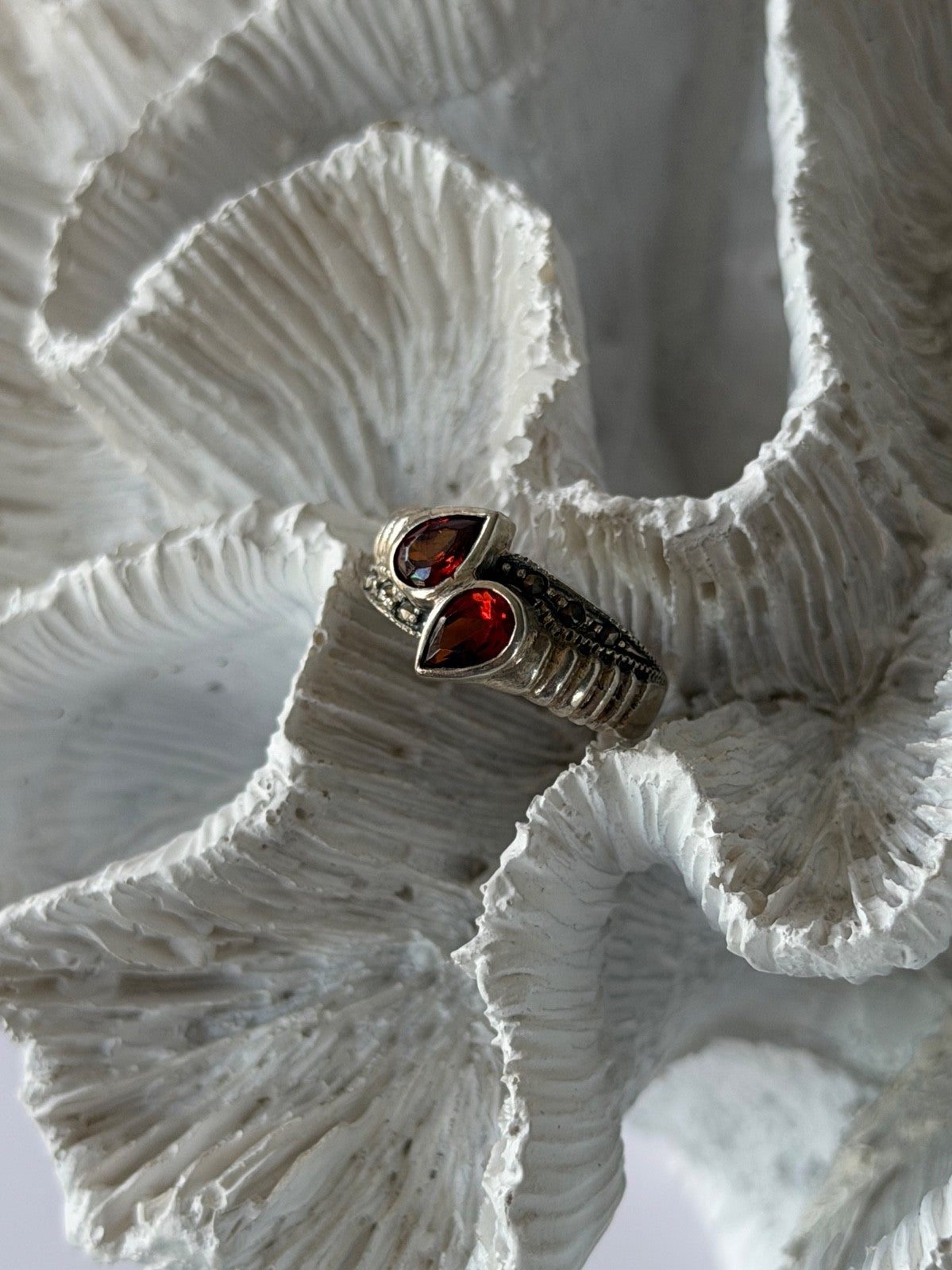 Vintage 925 Sterling Silver Garnet & Marcasite Ring Size 6