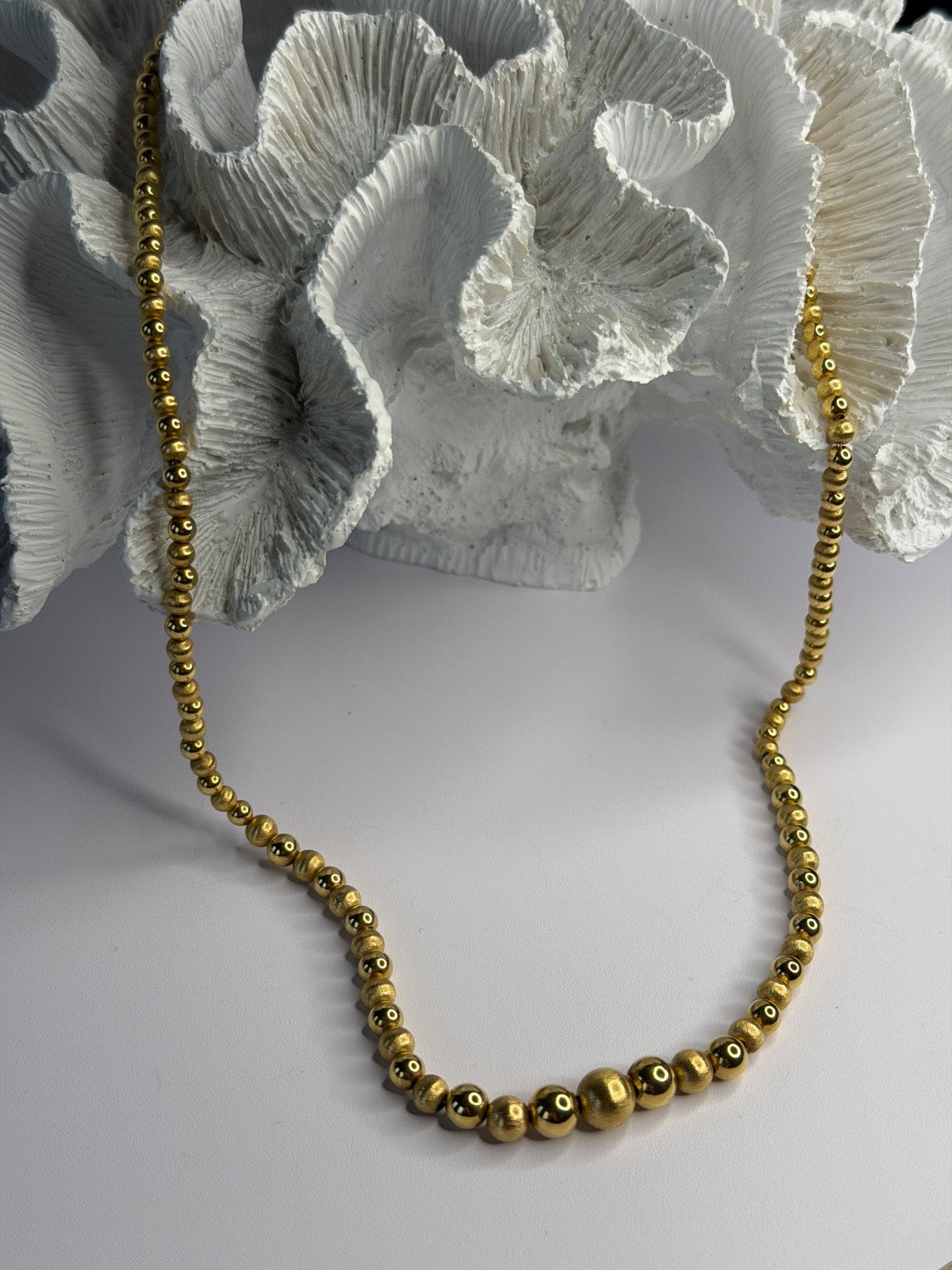 Elegant Design 14K Yellow Gold Necklace Length 23 in