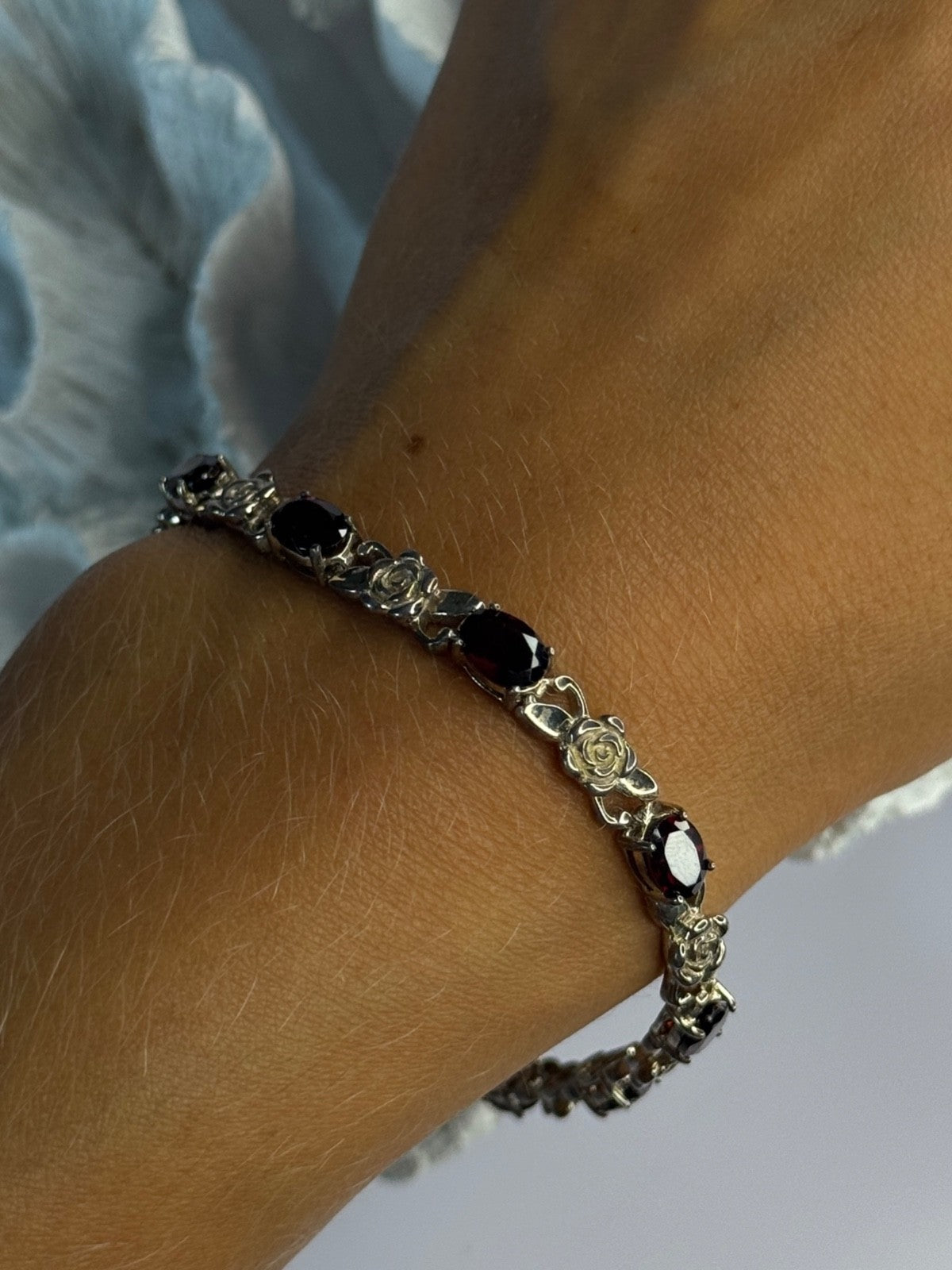 925 Sterling Silver Flower Garnet Bracelet Length 8
