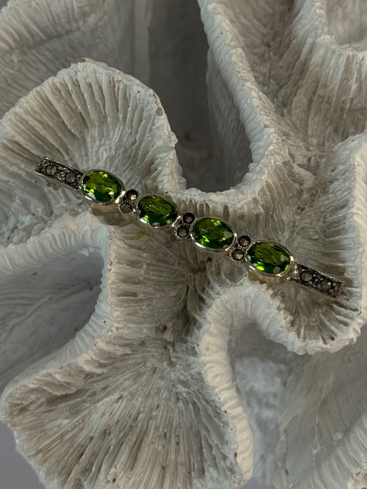 925 Sterling Silver Peridot & Marcasite Brooch Length 2.15 Inch