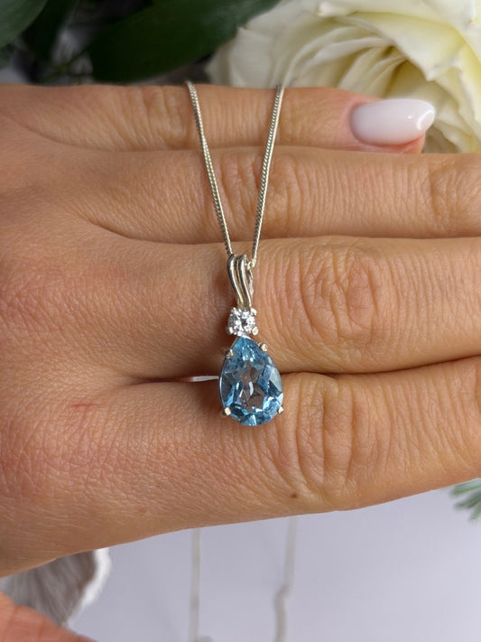 925 Sterling Silver Blue Topaz & Beryl Necklace Length 18 in