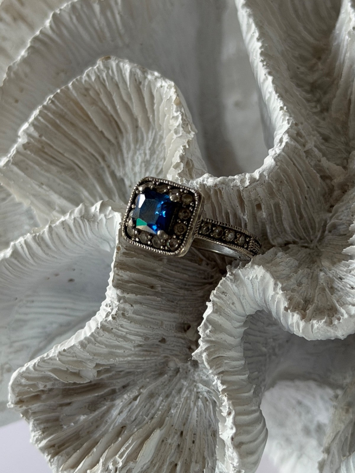 Vintage 925 Sterling Silver Blue & White Spinel Ring Size 6