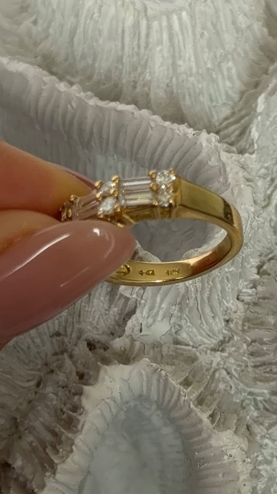 18K Yellow Gold Baguette 0.70 ct Round 0.38 ct Diamond Ring Size 5.5