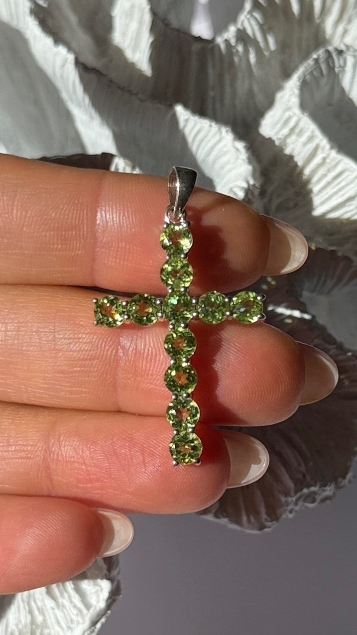 925 Sterling Silver Peridot Cross Pendant