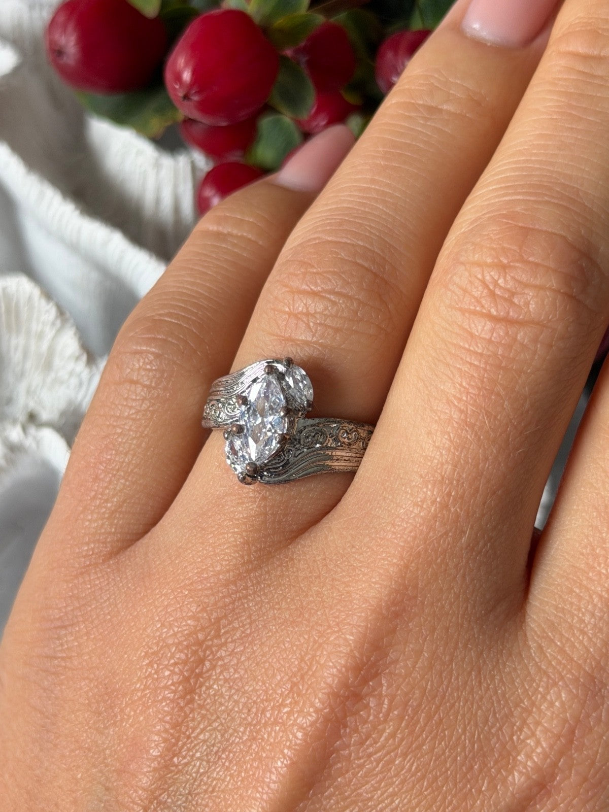 Vintage 925 Sterling Silver Cz Ring Size 7.5
