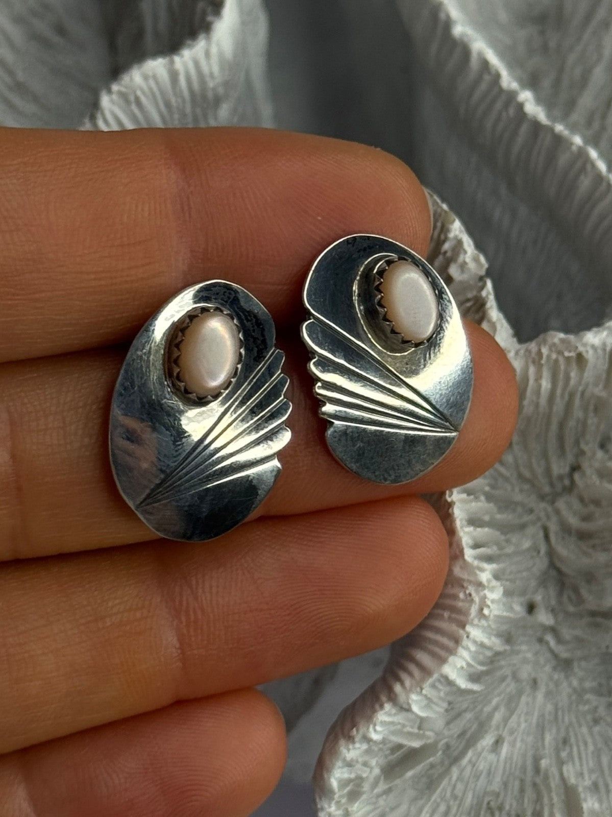 Vintage 925 Sterling Silver Pink Abalone Earrings Length 0.80 Inch