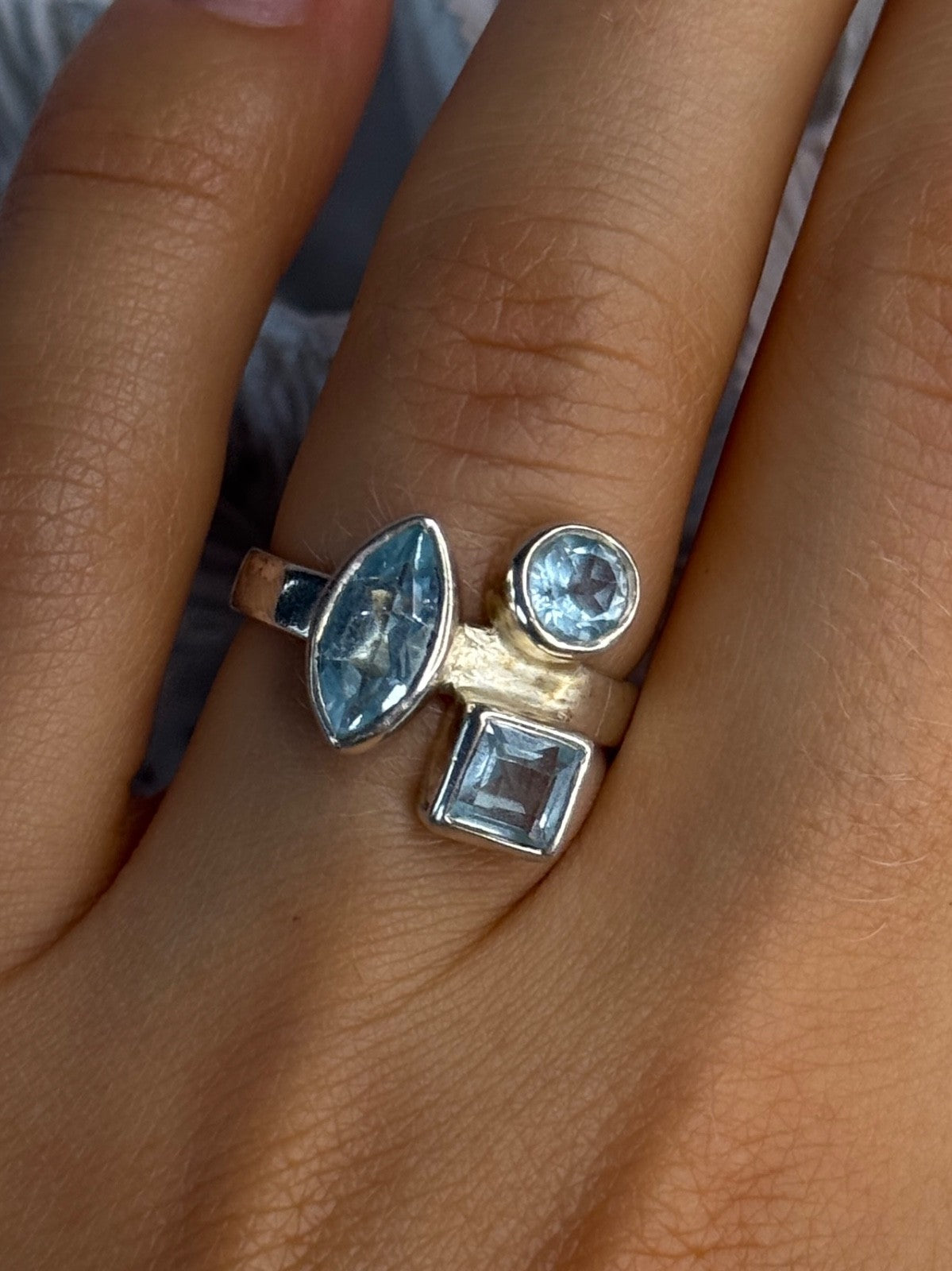 925 Sterling Silver Blue Topaz Ring Size 7