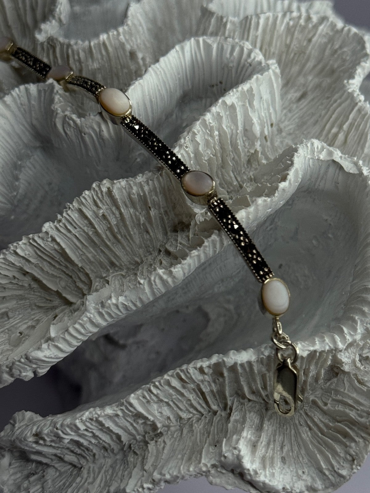 925 Sterling Silver Pink Abalone & Marcasite Bracelet Length 7.5