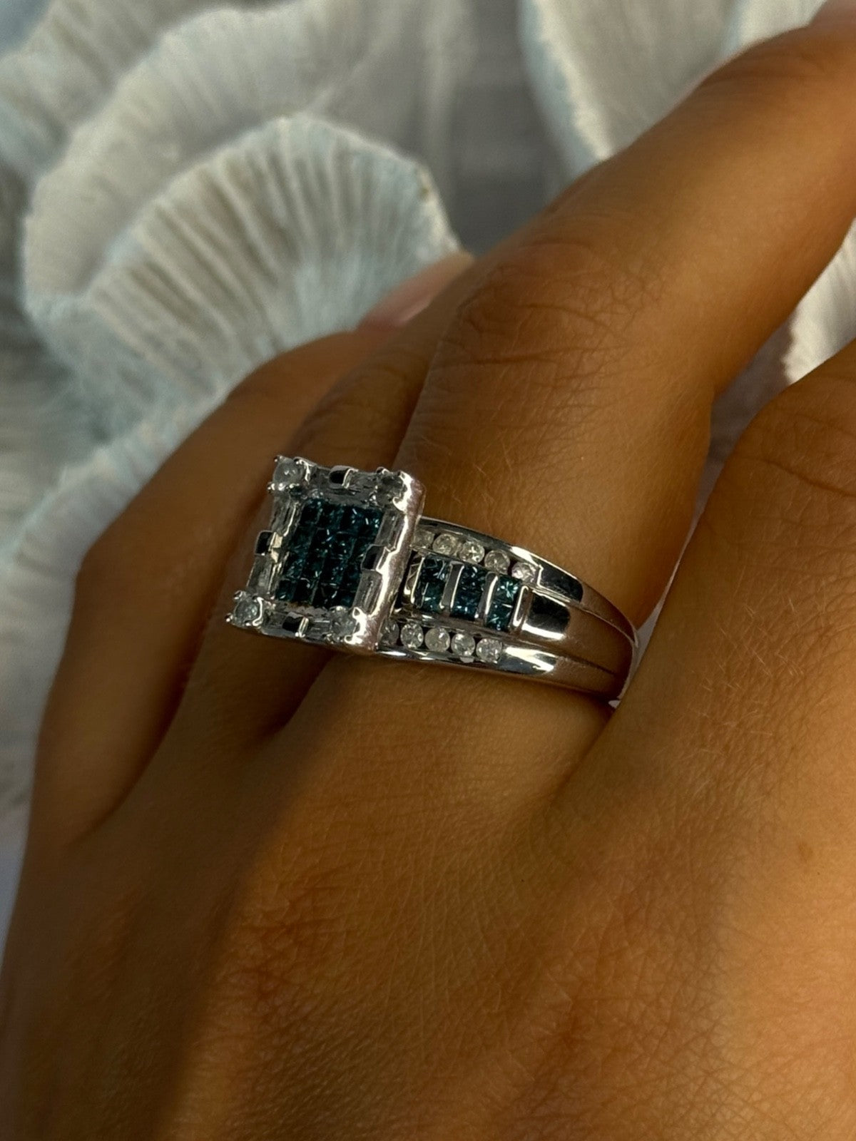 10K White Gold Aquamarine & White Topaz Ring Size 8