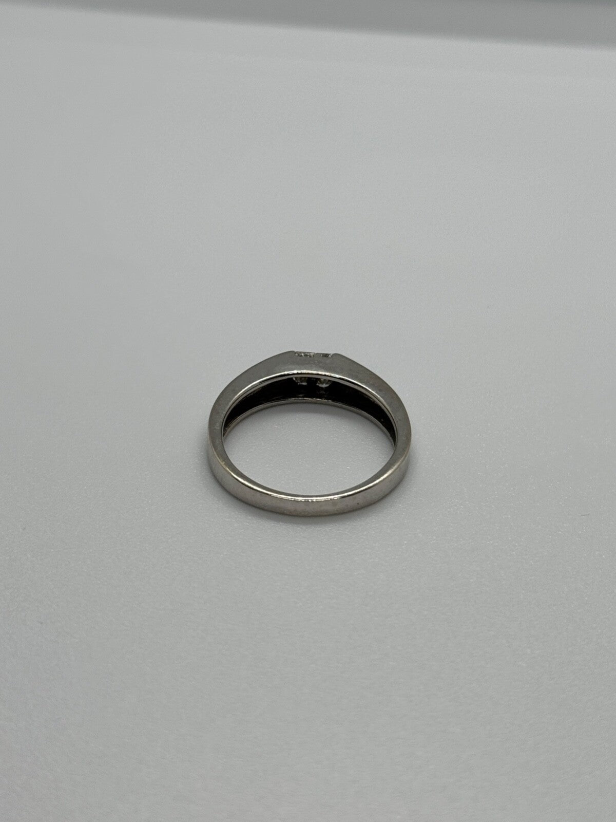 14K White Gold Diamonds Ring Size 7