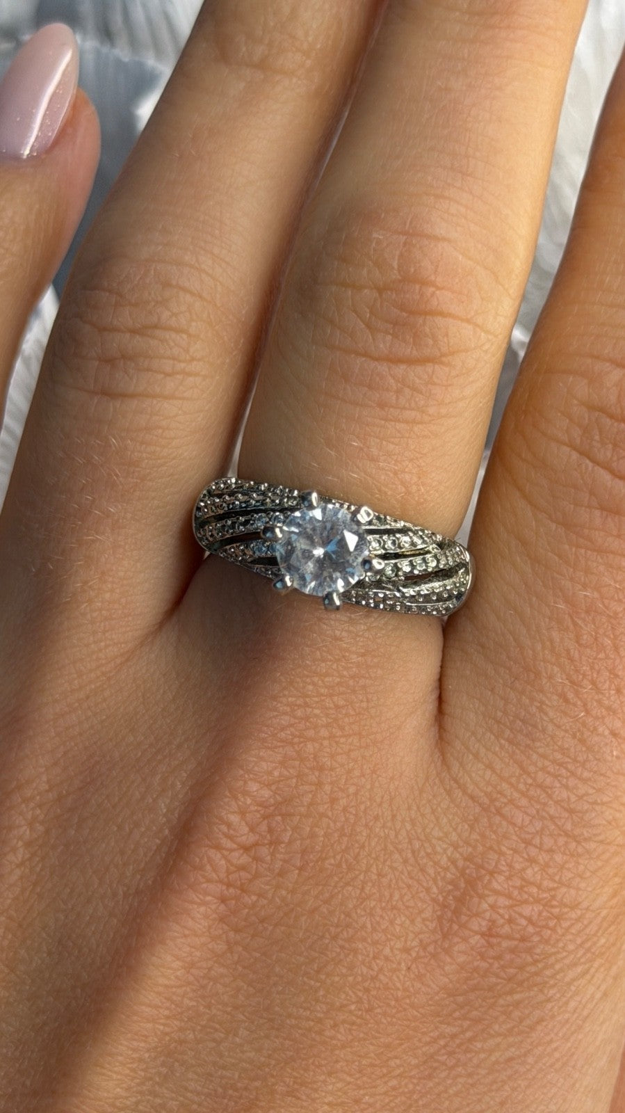 Beautiful 925 Sterling Silver Cz Ring Size 8