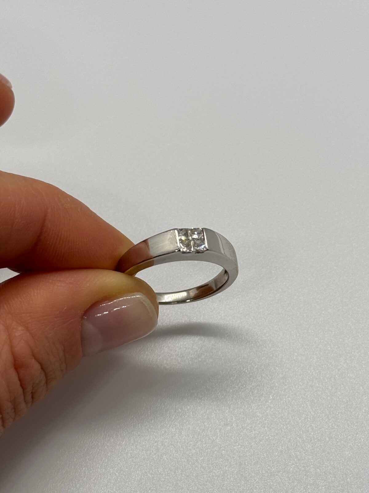 14K White Gold Diamonds Ring Size 7