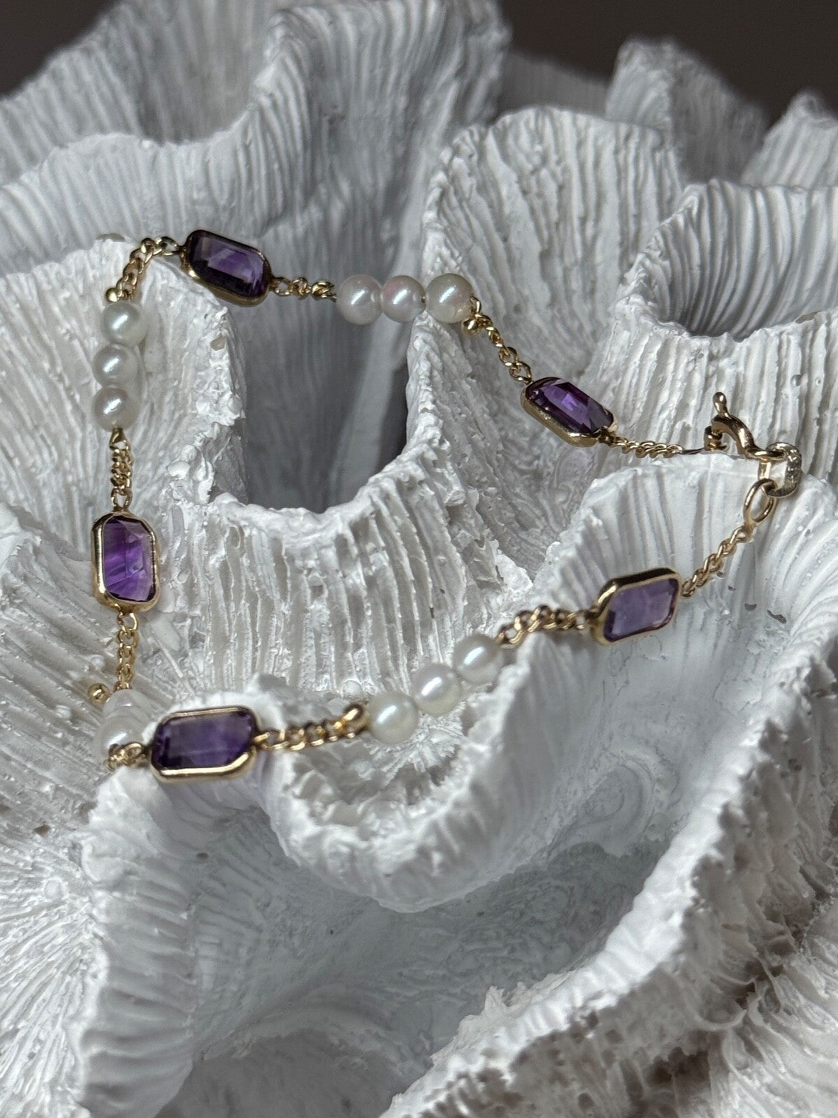14K Yellow Gold Amethyst & Pearls Bracelet Length 7