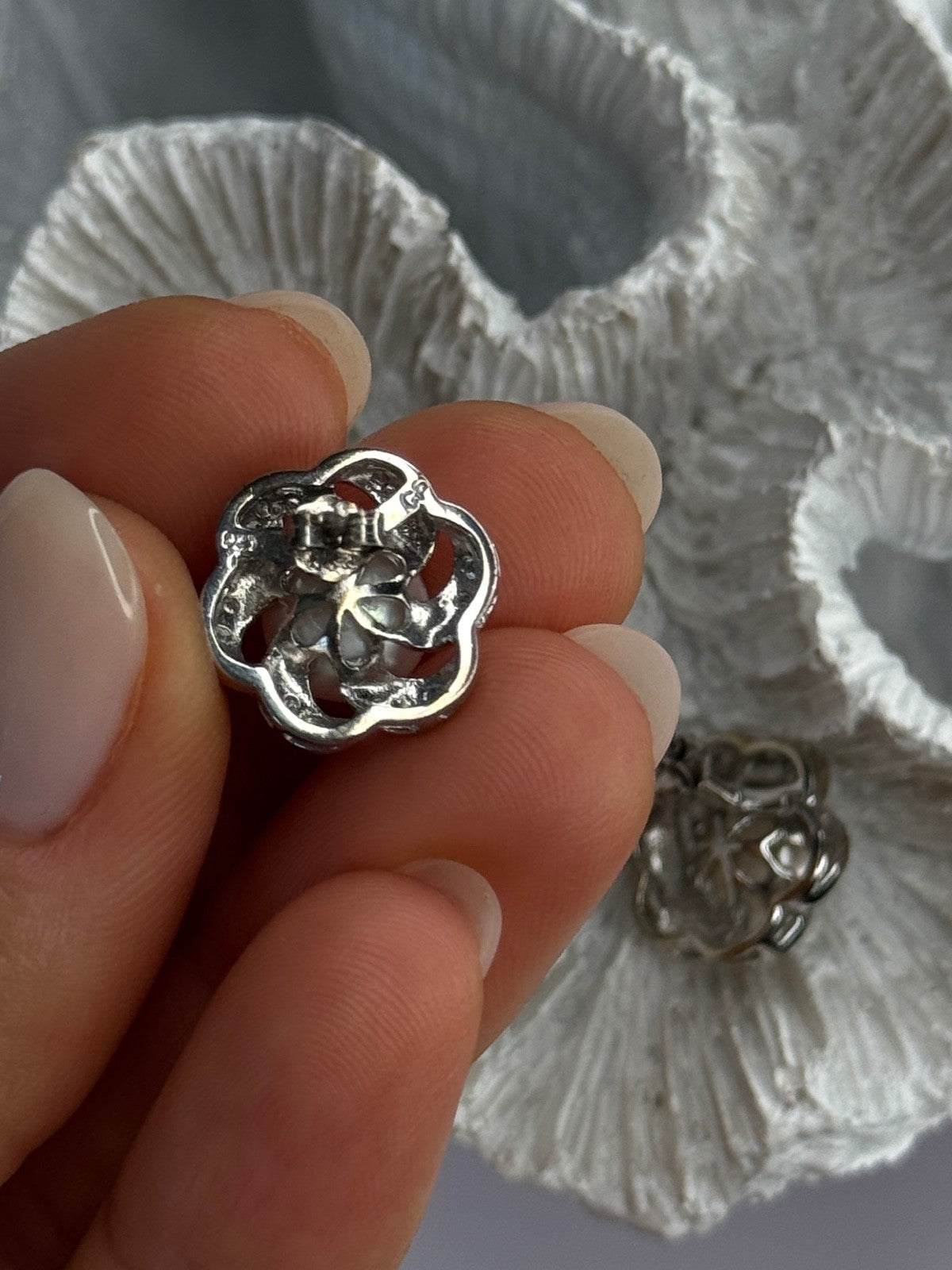 Beautiful 925 Sterling Silver Pearl Earrings Length 0.60 Inch