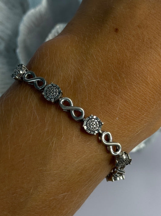 925 Sterling Silver Infinity Heart Bracelet Length 6-8