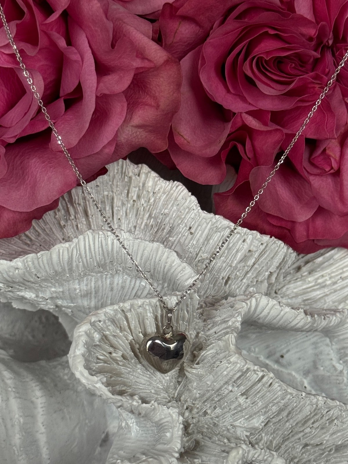 14K White Gold Heart Necklace Length 16 inch