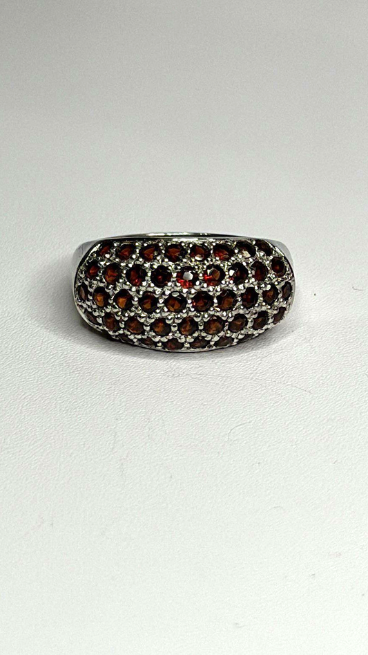Beautiful 925 Sterling Silver Red Garnet Ring Size 7.5