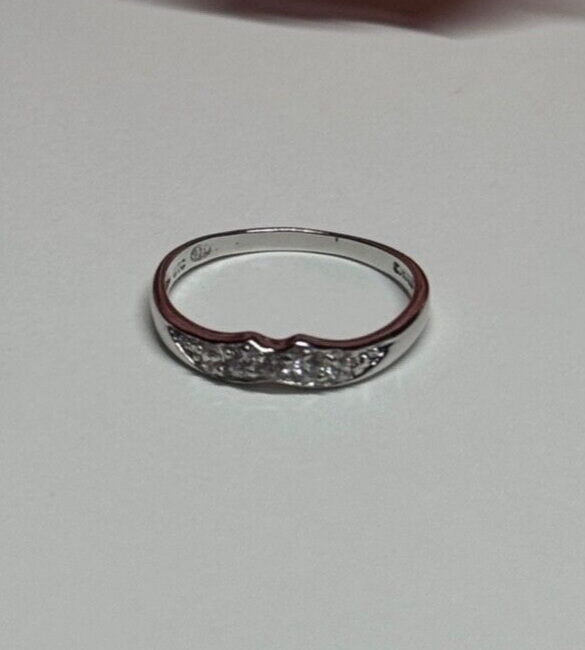 925 Sterling Silver CZ Ring Size 6