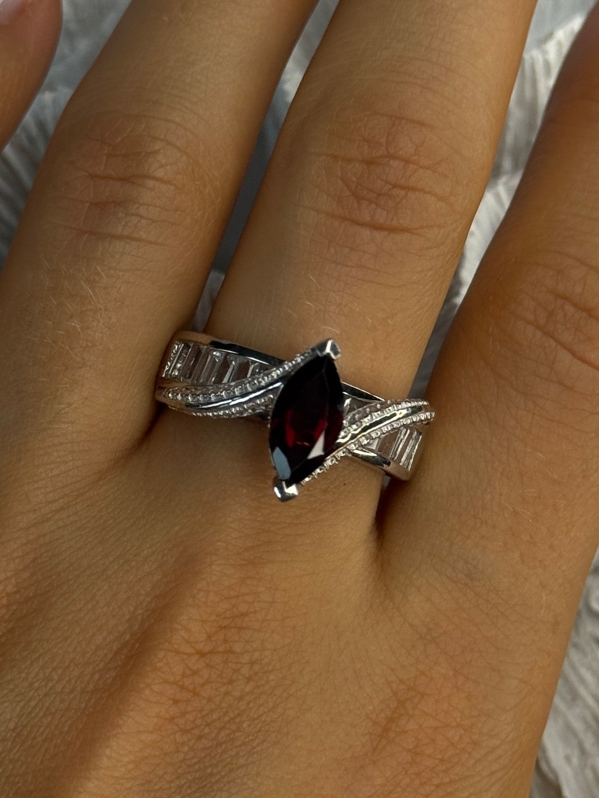 925 Sterling Silver Garnet & Beryl Ring Size 10
