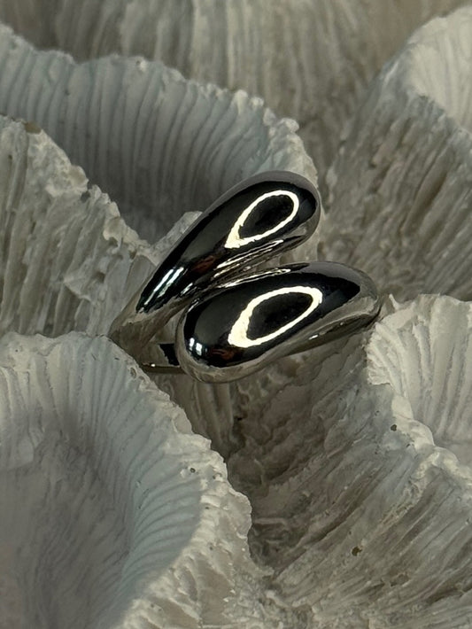925 Sterling Silver Ring Size 7 (adjustable)