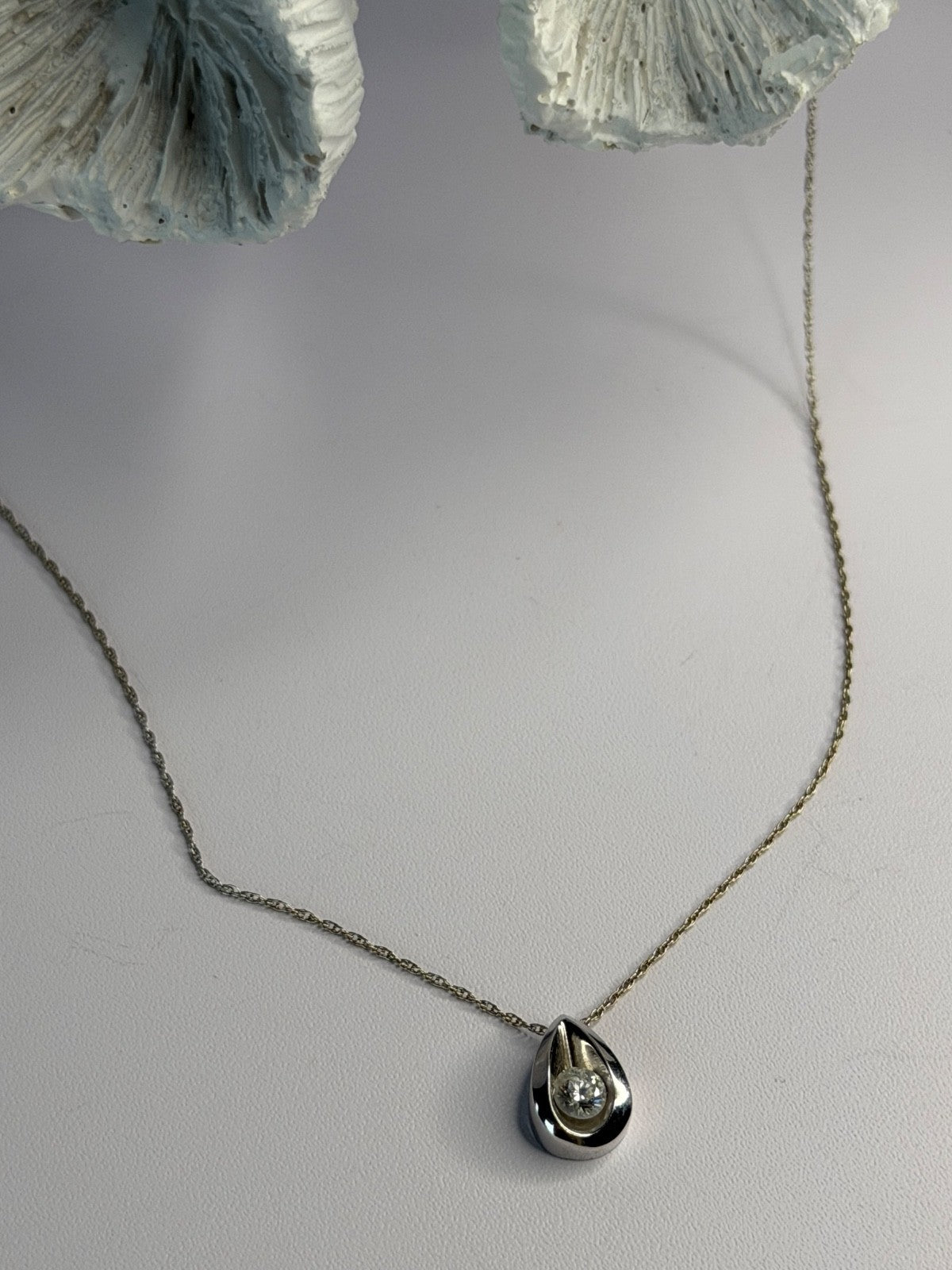 Elegant 14K White Gold Diamond 0.25 ct Necklace