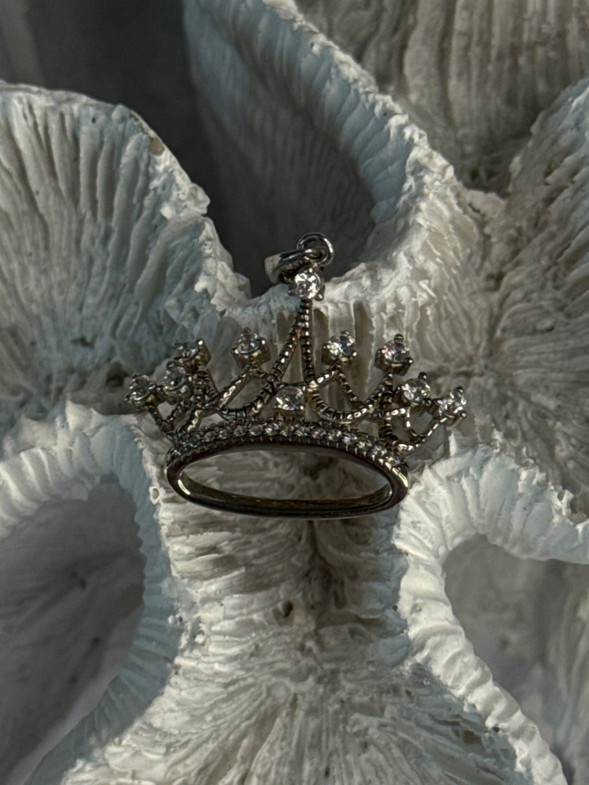 925 Sterling Silver Crown Diamonds Pendant Length 1 Inch