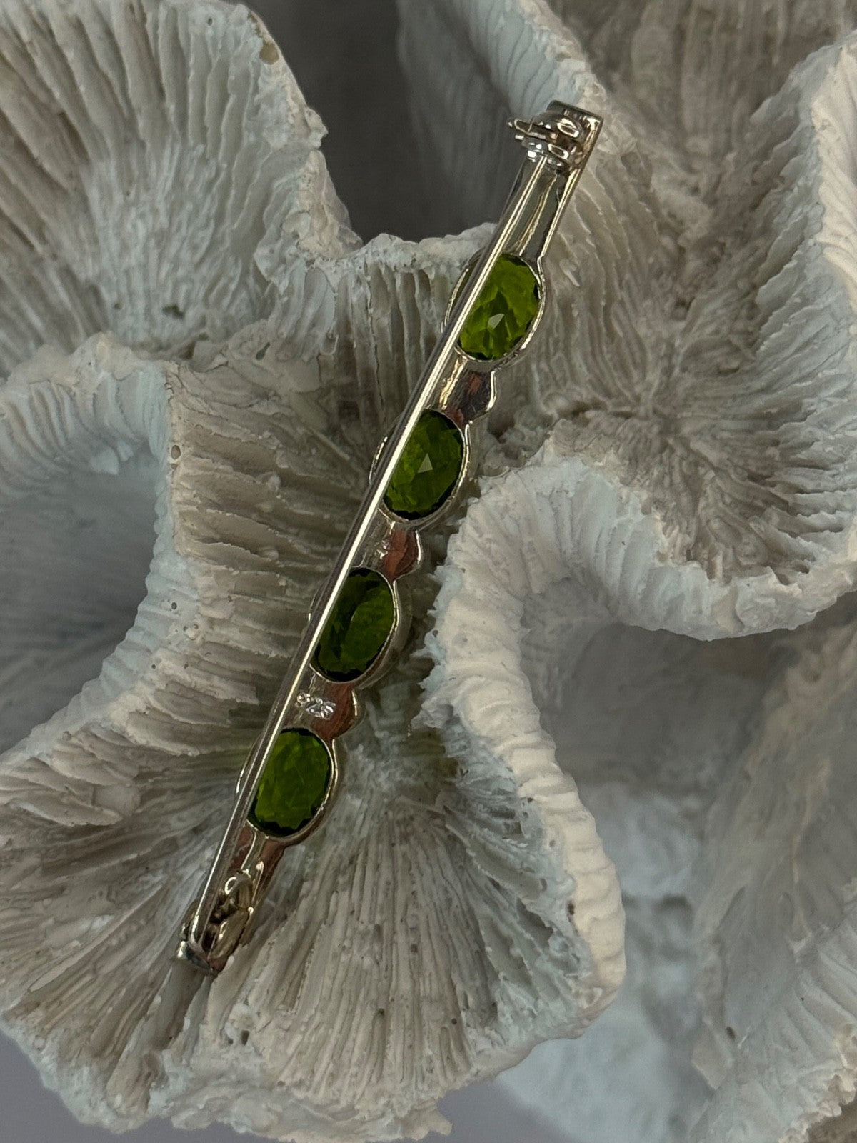 925 Sterling Silver Peridot & Marcasite Brooch Length 2.15 Inch