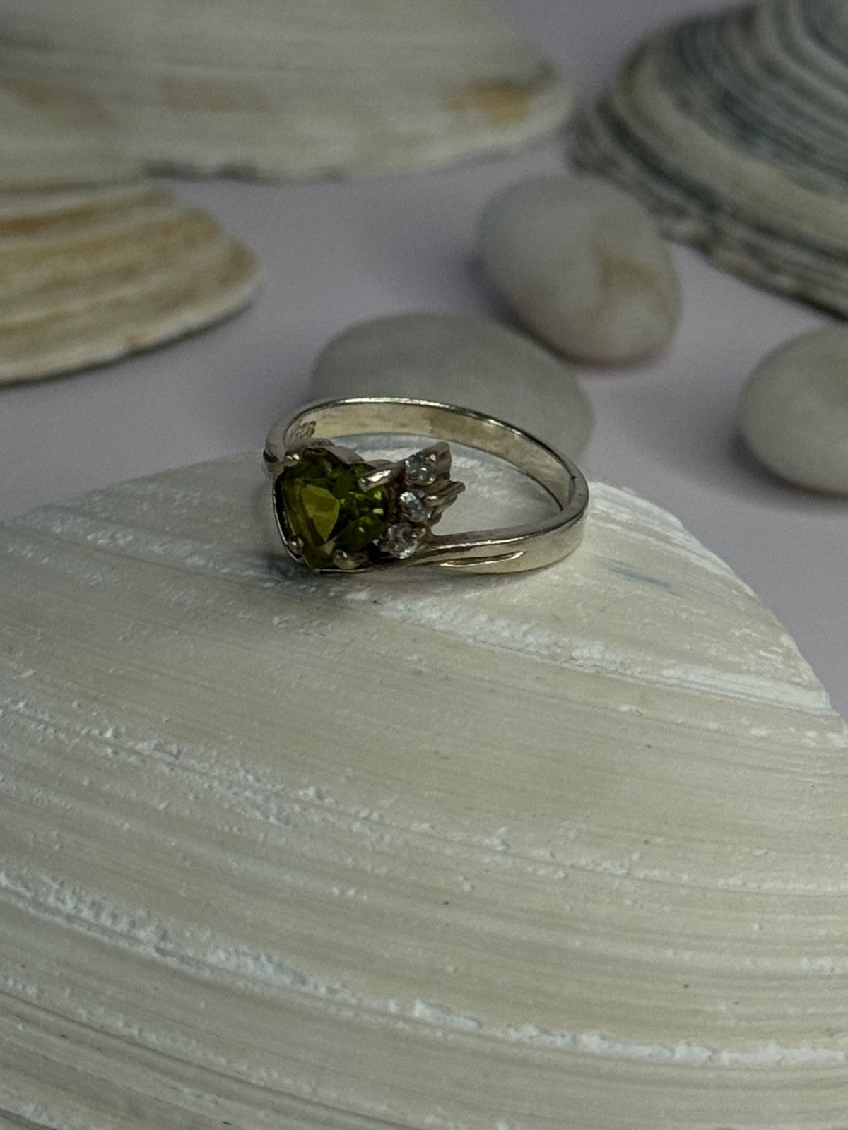 925 Sterling Silver Peridot Heart & Beryl Ring Size 8