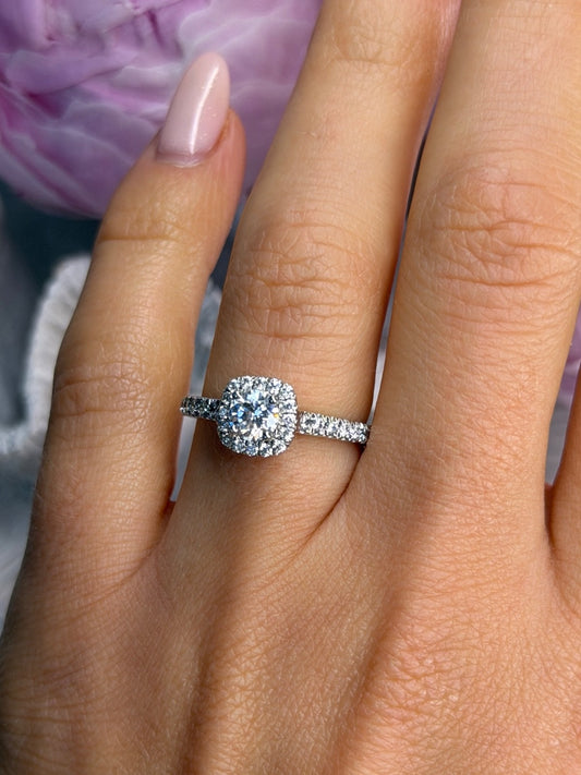 GOC 925 Sterling Silver tcw 0.85 Cz Ring Size 7