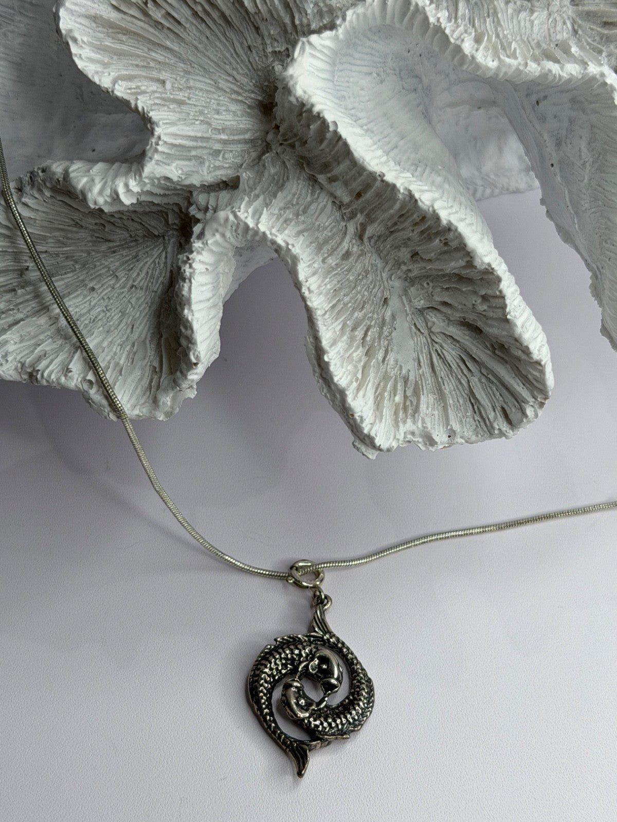925 Sterling Silver Pisces Zodiac Necklace Length 20 in