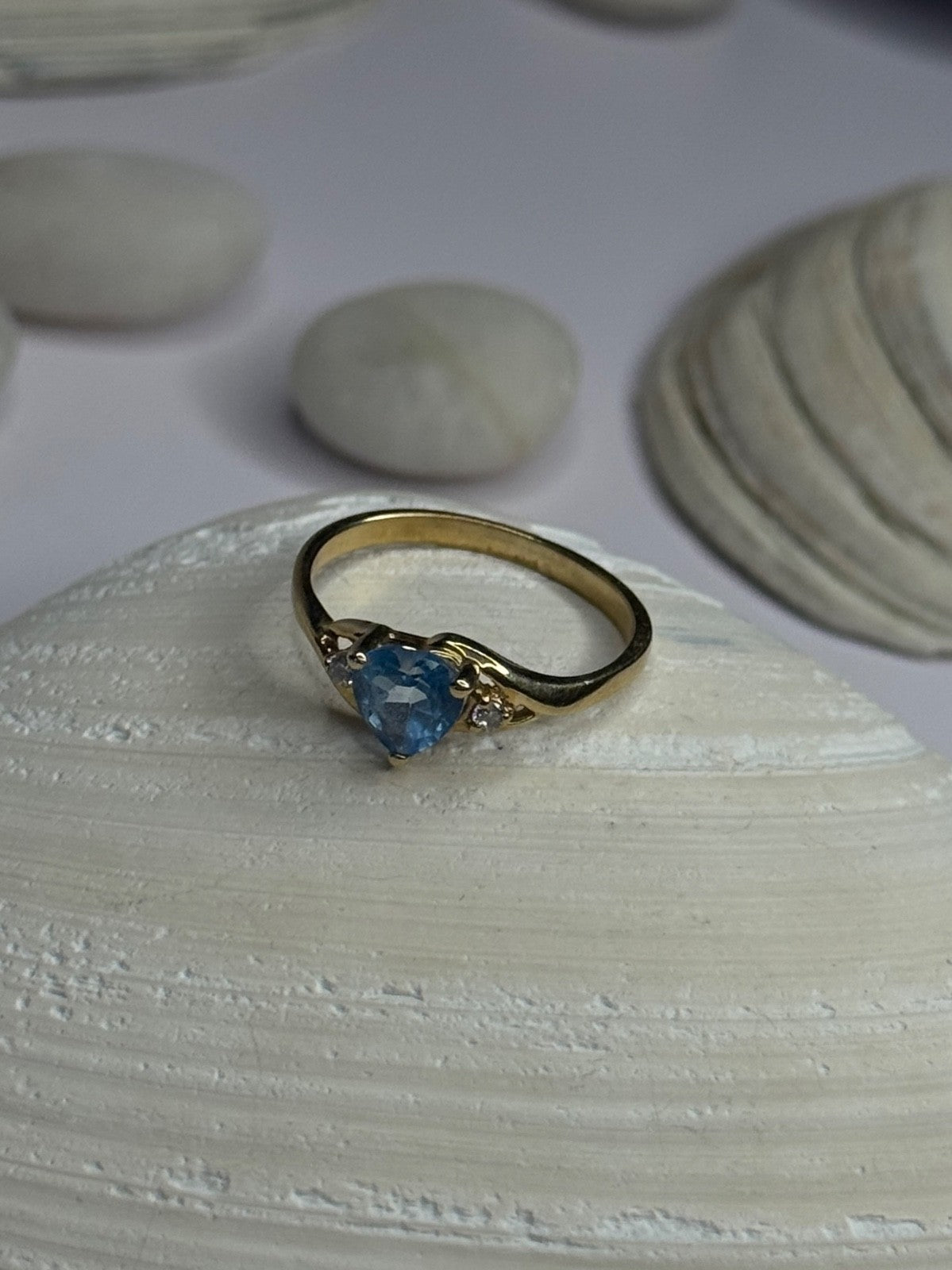 10K Yellow Gold Blue Topaz Heart & Diamonds Ring Size 7