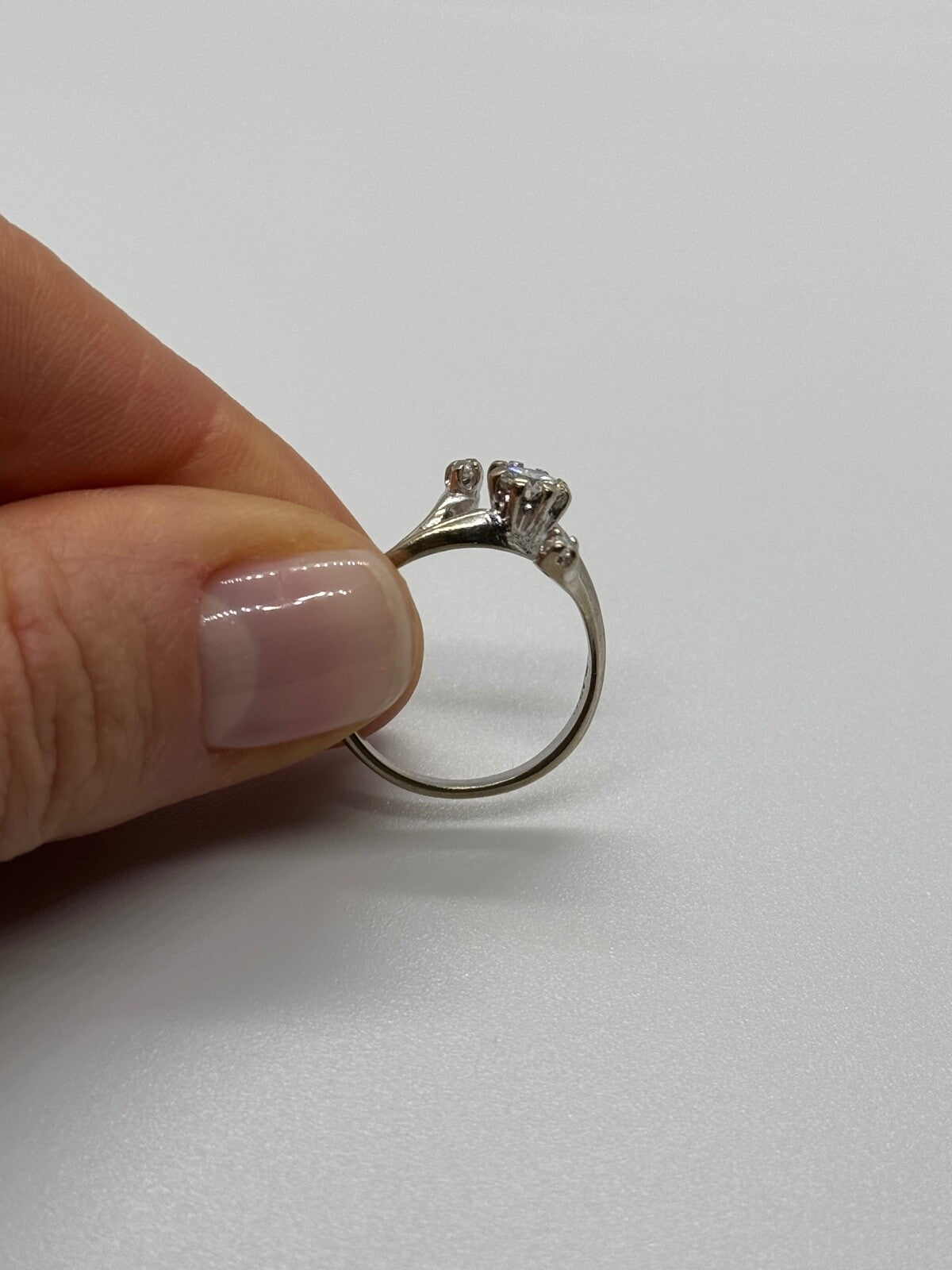 14K White Gold Diamonds Ring Size 5.5