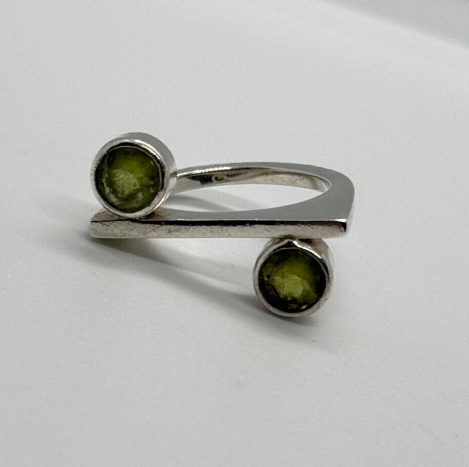 925 STERLING SILVER PERIDOT RING SIZE 5.5