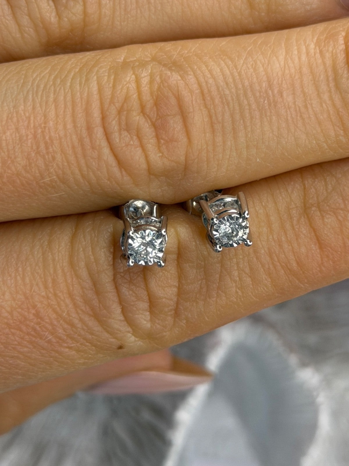 ZEI 14K White Gold Diamond tcw 0.14 ct Stud Earrings
